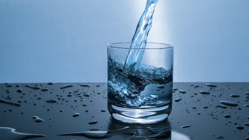 Ini Persyaratan Kualitas Air Minum yang Sehat dan Layak Dikonsumsi